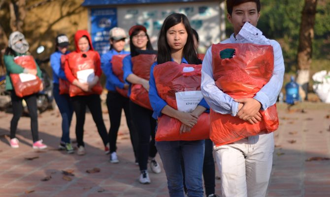 volunteer-3355065_1920